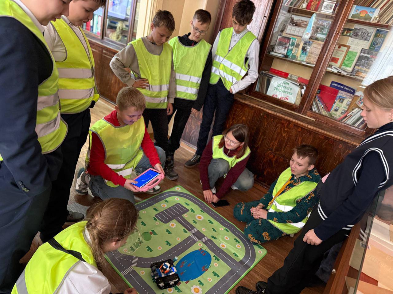 Автоинспекторы Усолья-Сибирского провели профилактические мероприятия для школьников Автоинспекторы Усолья-Сибирского провели профилактические мероприятия для школьников