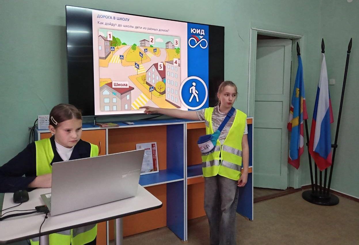 Автоинспекторы Усолья-Сибирского провели профилактические мероприятия для школьников Автоинспекторы Усолья-Сибирского провели профилактические мероприятия для школьников