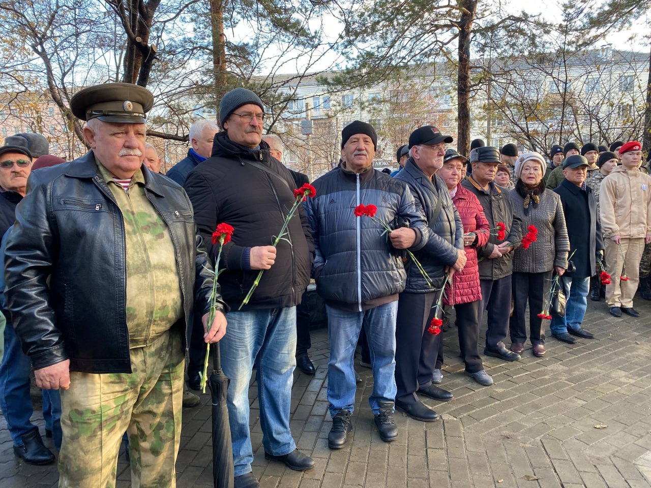 В Ангарске открыли памятник Герою России генерал-полковнику Игорю Сергеевичу Груднову В Ангарске открыли памятник Герою России генерал-полковнику Игорю Сергеевичу Груднову