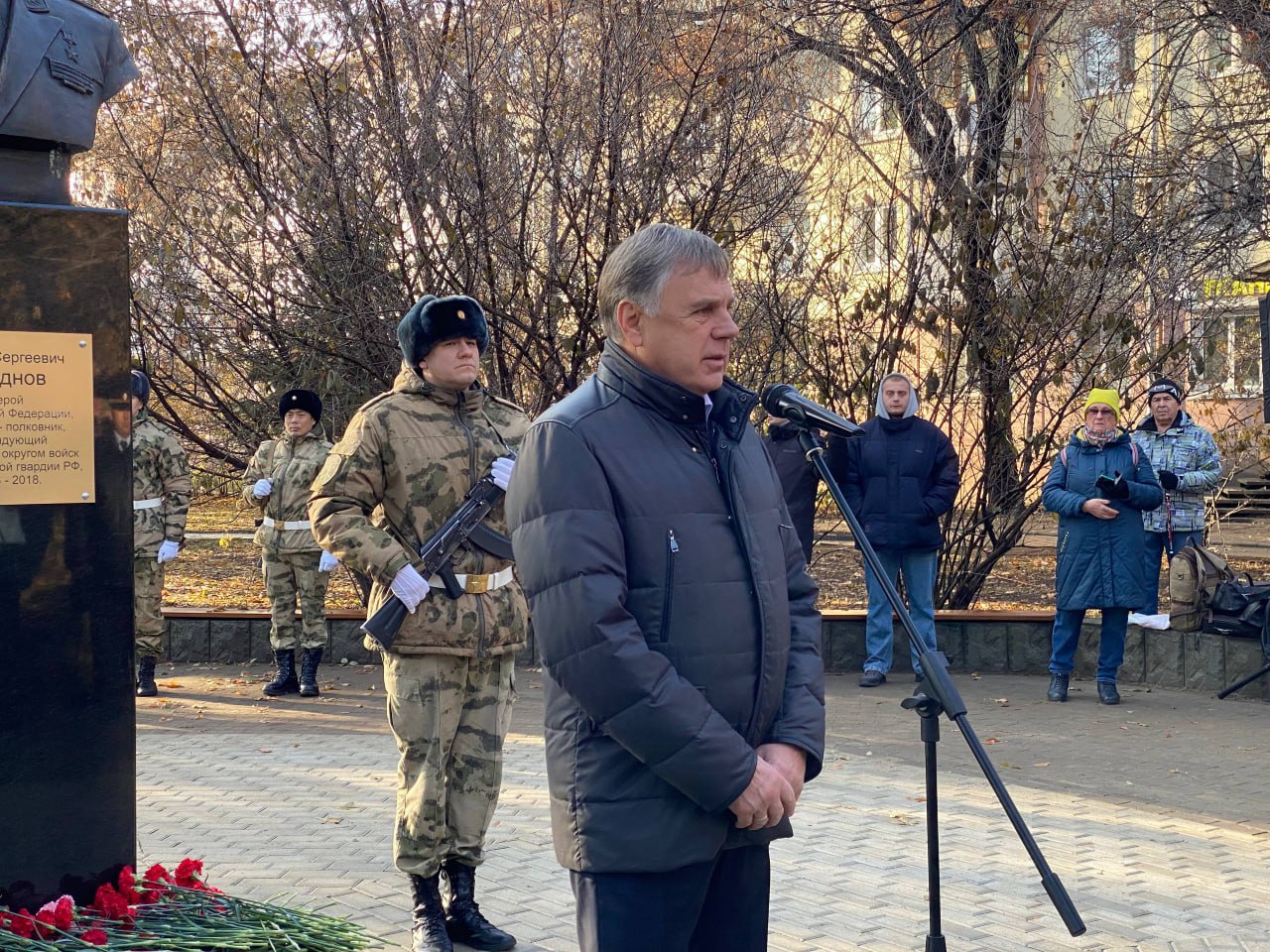 В Ангарске открыли памятник Герою России генерал-полковнику Игорю Сергеевичу Груднову В Ангарске открыли памятник Герою России генерал-полковнику Игорю Сергеевичу Груднову