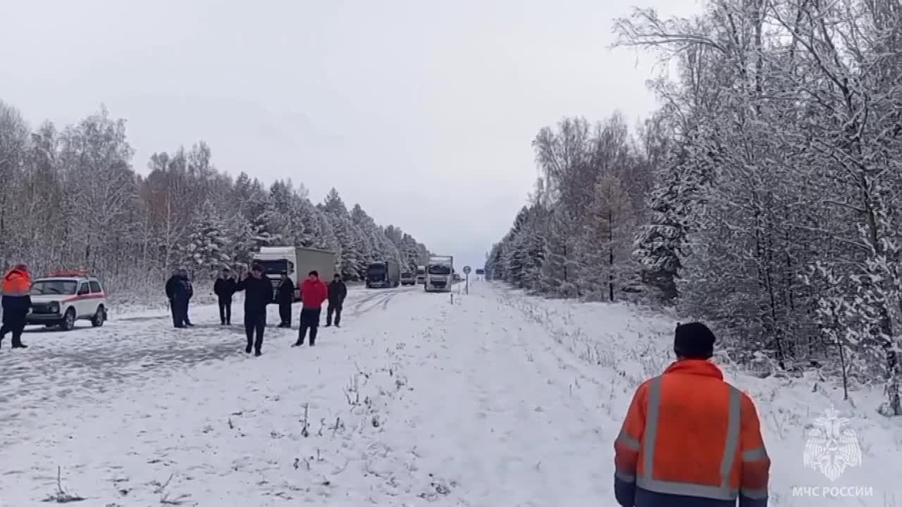 Четыре фуры столкнулись в Иркутской области, два человека погибли, двое пострадали
