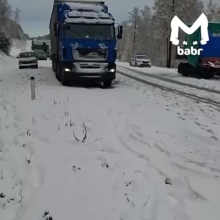 Число погибших в массовой аварии с фурами в Приангарье выросло до трёх человек