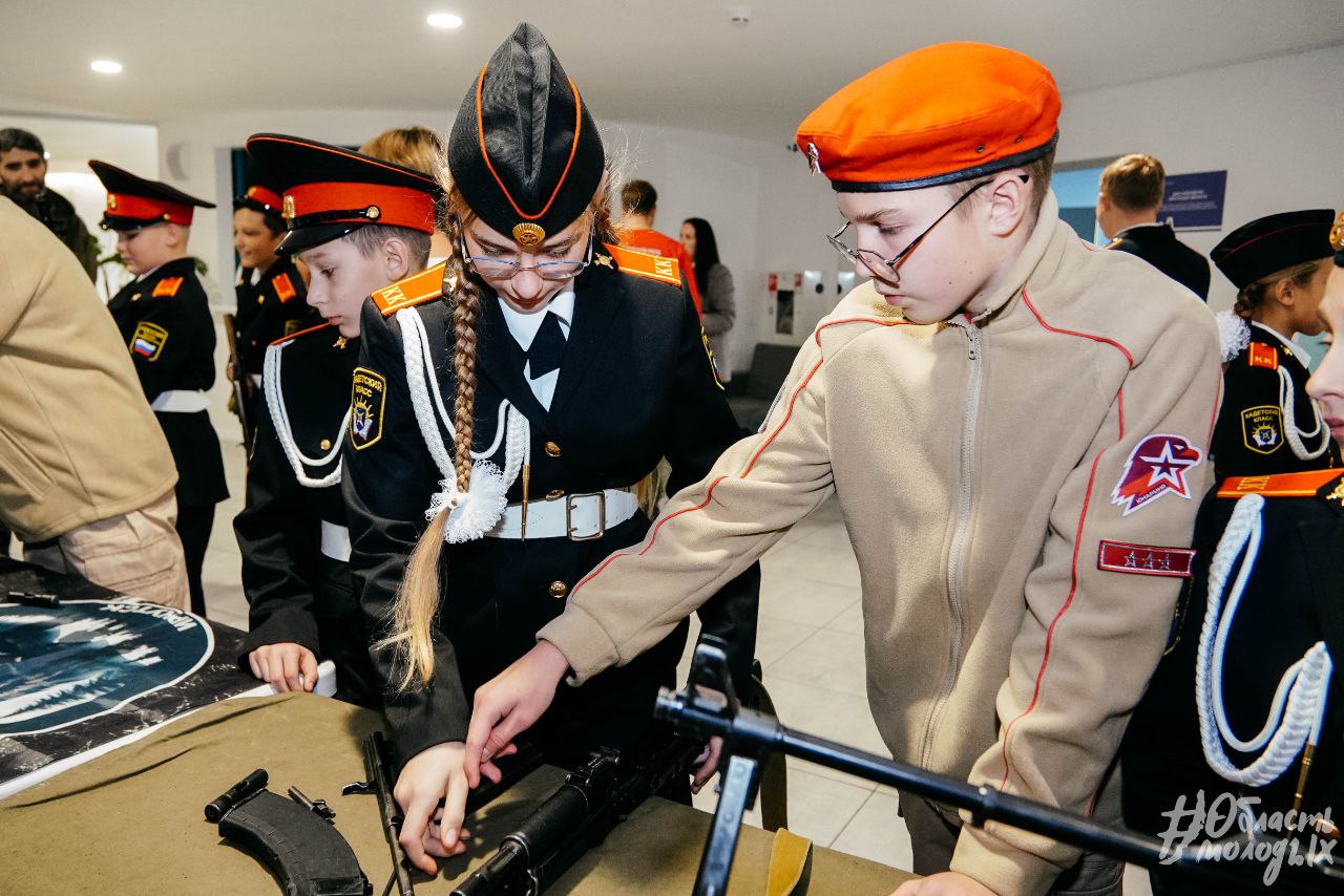 Молодежный патриотический фестиваль «Сердце Сибири» объединил более 200 участников в Иркутске Молодежный патриотический фестиваль «Сердце Сибири» объединил более 200 участников в Иркутске