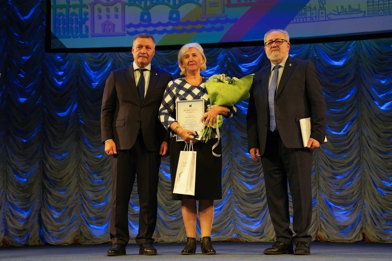 Губернатор Приангарья поздравил жителей столицы региона, награжденных почетным знаком «Активный гражданин Иркутска» Губернатор Приангарья поздравил жителей столицы региона, награжденных почетным знаком «Активный гражданин Иркутска»