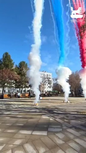 Торжественное открытие памятника «Дед, отец и сын» состоялось в День народного единства