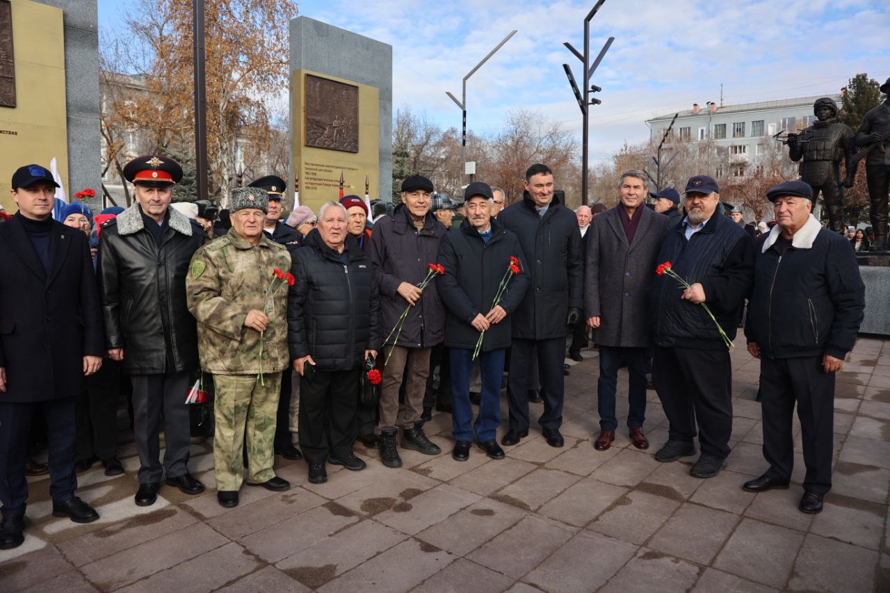 Ветераны и сотрудники транспортной полиции приняли участие в митинге, посвящённом открытию мемориального комплекса «Аллея Памяти» Ветераны и сотрудники транспортной полиции приняли участие в митинге, посвящённом открытию мемориального комплекса «Аллея Памяти»