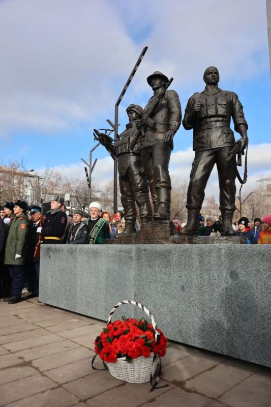 Ветераны и сотрудники транспортной полиции приняли участие в митинге, посвящённом открытию мемориального комплекса «Аллея Памяти» Ветераны и сотрудники транспортной полиции приняли участие в митинге, посвящённом открытию мемориального комплекса «Аллея Памяти»