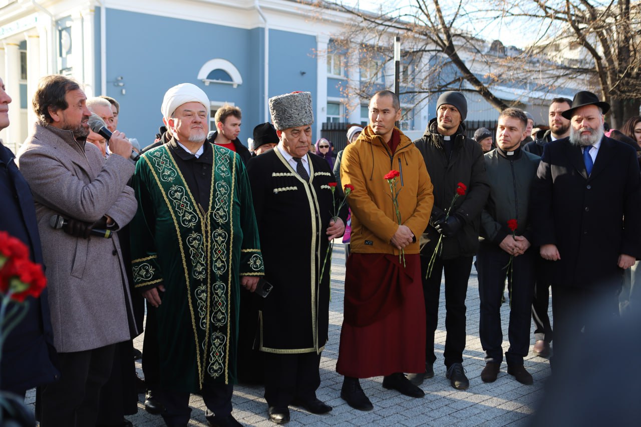 В Иркутске отметили День народного единства В Иркутске отметили День народного единства