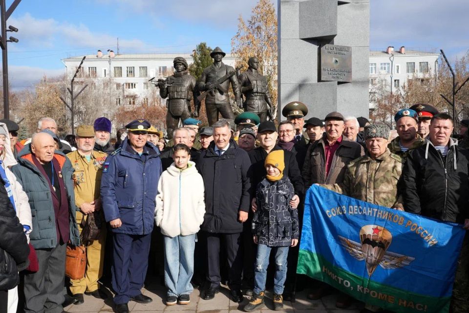 В Иркутске на площади Декабристов открыли Аллею Памяти В Иркутске на площади Декабристов открыли Аллею Памяти