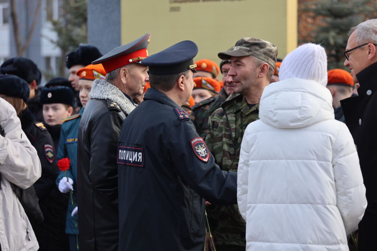 Ветераны и сотрудники транспортной полиции приняли участие в митинге, посвящённом открытию мемориального комплекса «Аллея Памяти» Ветераны и сотрудники транспортной полиции приняли участие в митинге, посвящённом открытию мемориального комплекса «Аллея Памяти»