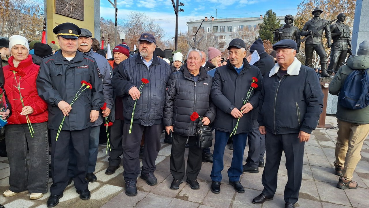 Мемориальный комплекс «Аллея памяти» открыли в День народного единства на площади Декабристов в Иркутске Мемориальный комплекс «Аллея памяти» открыли в День народного единства на площади Декабристов в Иркутске