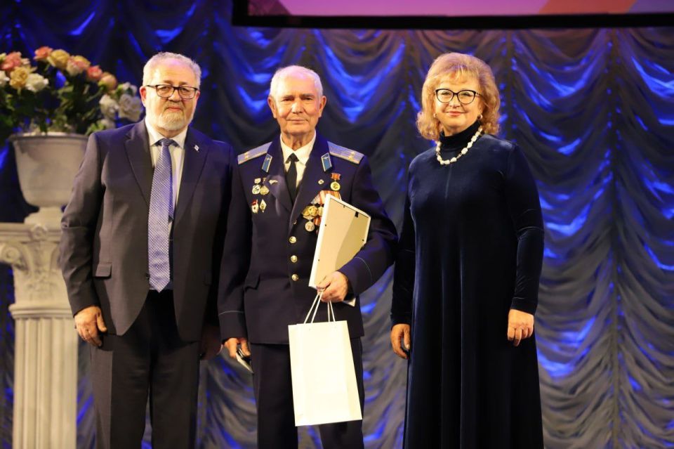 14 человек удостоены Почетного знака Общественной палаты города «Активный гражданин Иркутска» 14 человек удостоены Почетного знака Общественной палаты города «Активный гражданин Иркутска»