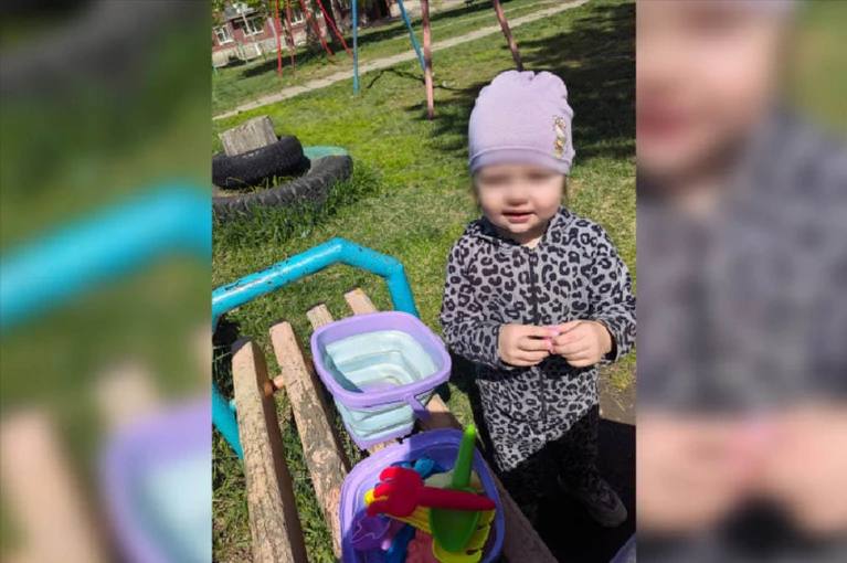 «Стала замечать ссадины и синяки на теле малышки»: сибирячка рассказала об истязаниях дочери в детском саду