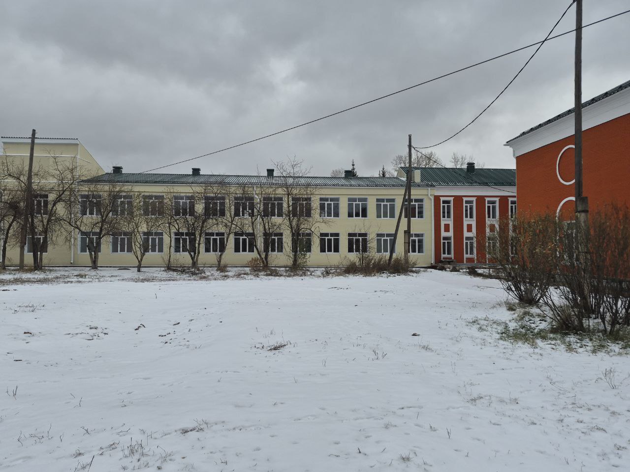 Начальник отдела по надзору за исполнением законов о несовершеннолетних и молодежи прокуратуры Иркутской области Зубовский С.А. по поручению прокурора области Ханько А.В. оценил ход капитальных ремонтов школ г. Братска и... Начальник отдела по надзору за исполнением законов о несовершеннолетних и молодежи прокуратуры Иркутской области Зубовский С.А. по поручению прокурора области Ханько А.В. оценил ход капитальных ремонтов школ г. Братска и...