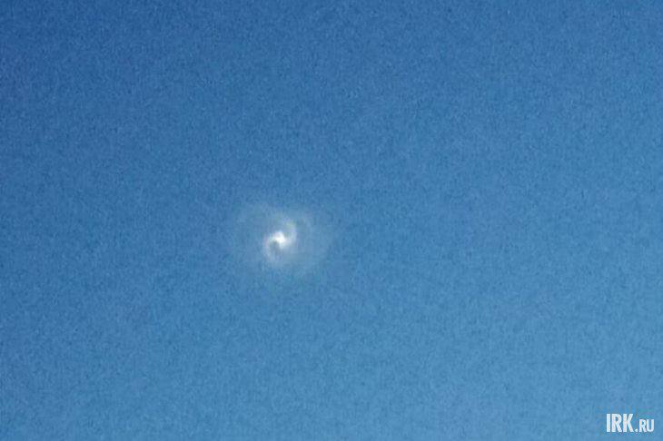 Необычное свечение в небе над Иркутском