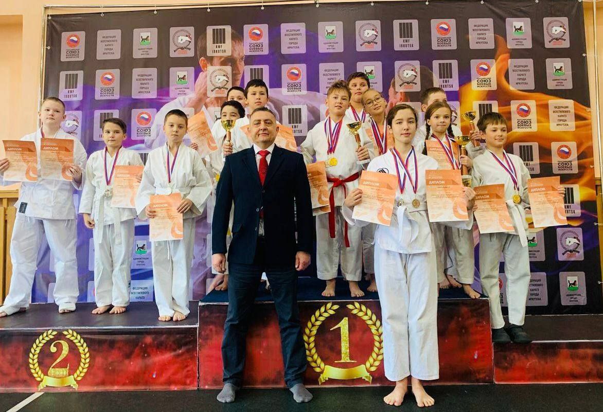 Спортивные выходные: иркутяне сражались в карате и шахматах Спортивные выходные: иркутяне сражались в карате и шахматах