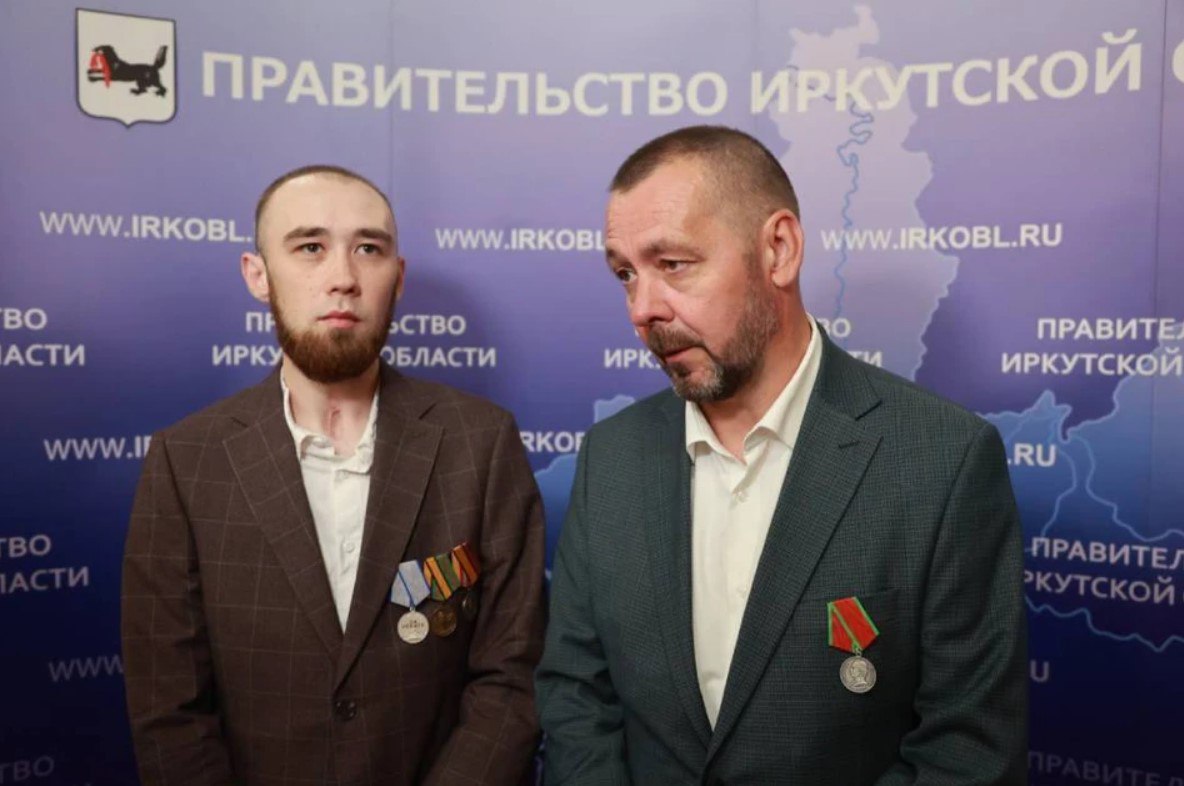 Участник региональной образовательной программы «Герои Приангарья», разработанной по поручению Президента РФ по аналогии с федеральным проектом «Время героев», в рамках стажировки изучает возможности создания экофермы