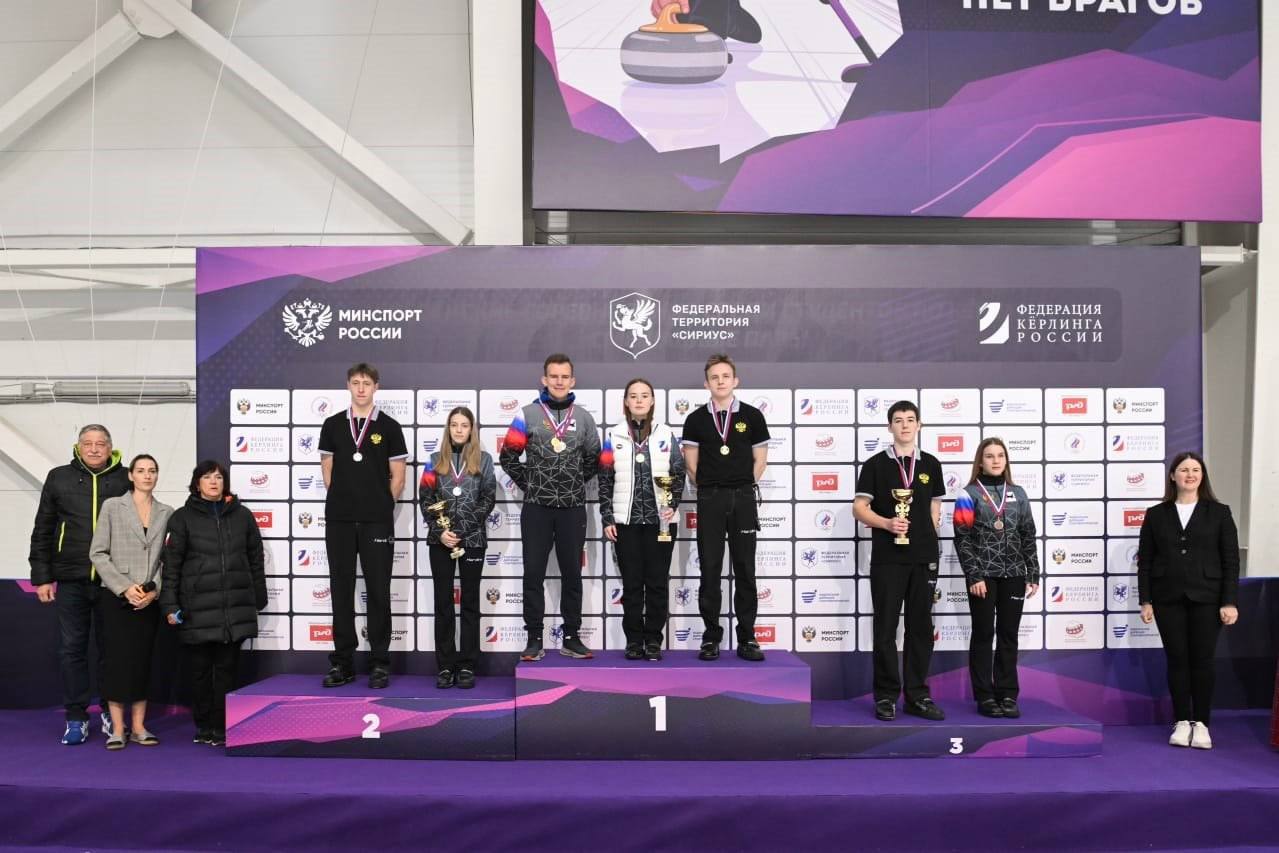 Все призовые места заняли команды Прибайкалья на всероссийских соревнованиях по керлингу среди смешанных пар