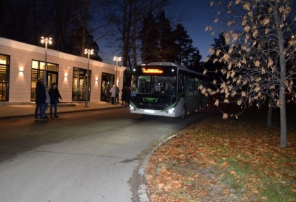 Сергей Петров: Еще три теплых остановочных павильона работают на «конечных» автобусов № 2 в Китое и № 7 в микрорайоне Новый-4, а также на железнодорожном вокзале Ангарска