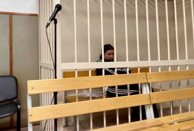 Иркутский блогер осуждена за оскорбление и применение насилия в отношении сотрудников полиции