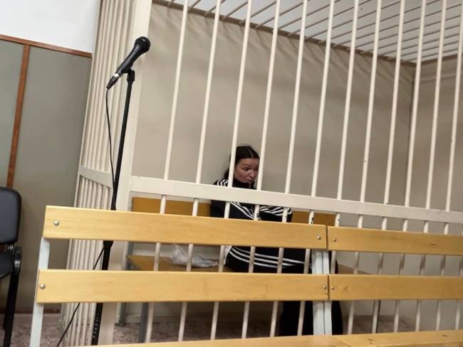 Блогер, покусавшая и оскорбившая сотрудников полиции, осуждена на 2 года 7 месяцев