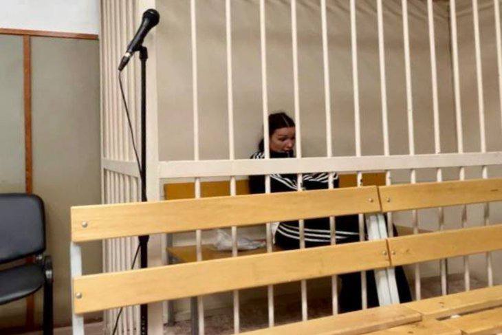 Блогер из Шелехова получила приговор за укус полицейского