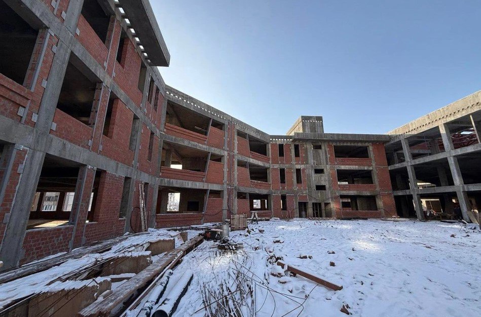 В Братске продолжает строительство школы на 1257 мест