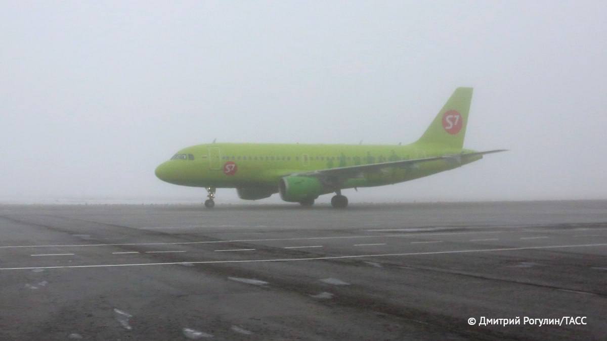 Семь авиарейсов, следовавших в Иркутск, включая два международных, ушли на запасной аэропорт в Улан-Удэ из-за непогоды в столице Приангарья