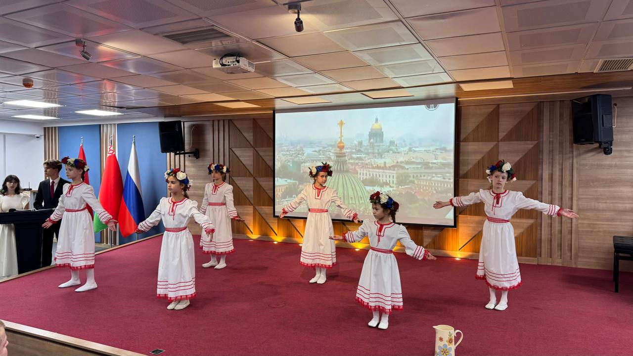 Сегодня в Русском Доме в Анкаре при участии Посольства состоялся праздничный концерт по случаю Дня народного единства Сегодня в Русском Доме в Анкаре при участии Посольства состоялся праздничный концерт по случаю Дня народного единства