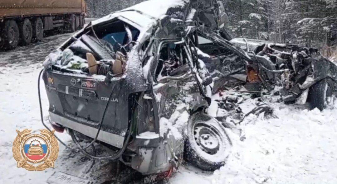 Водитель «Toyota Corolla» погиб при столкновении с фурой в Шелеховском районе Водитель «Toyota Corolla» погиб при столкновении с фурой в Шелеховском районе