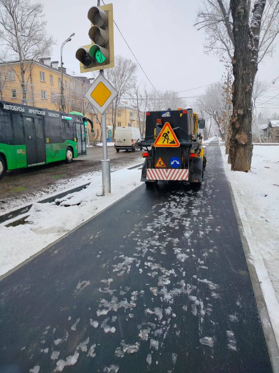 Круглосуточный режим: 170 рабочих и 40 единиц техники выйдут в ночь на уборку Иркутска Круглосуточный режим: 170 рабочих и 40 единиц техники выйдут в ночь на уборку Иркутска
