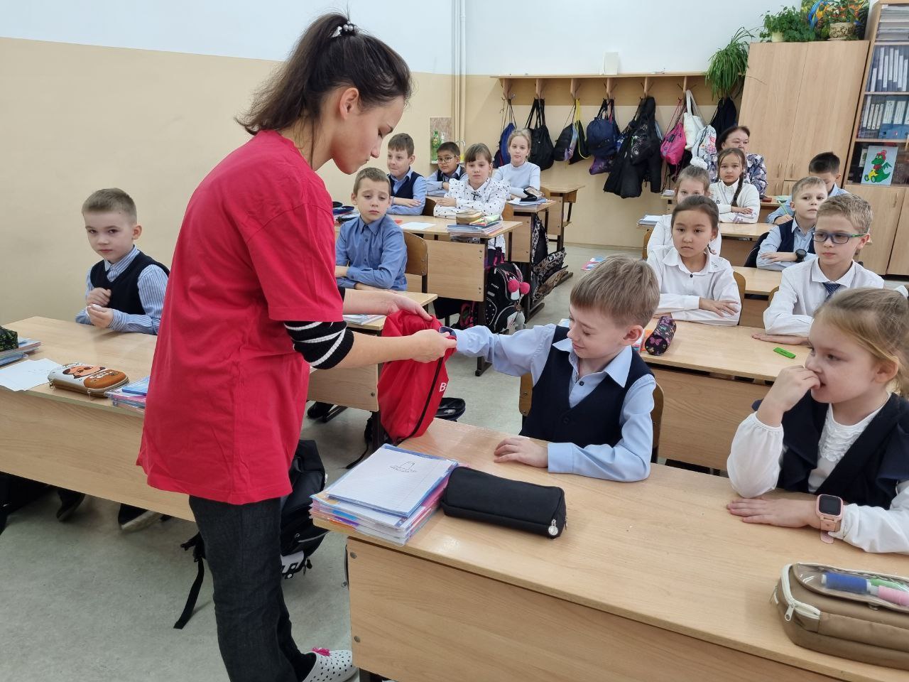 В иркутской школе № 2 прошли уроки по профилактике нарушений зрения В иркутской школе № 2 прошли уроки по профилактике нарушений зрения