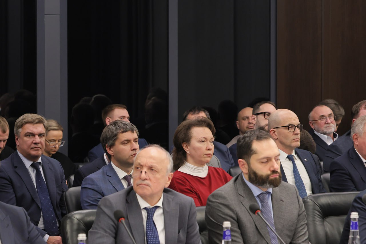 Игорь Кобзев представил потенциал Иркутской области по добыче редкоземельных металлов Сергею Шойгу Игорь Кобзев представил потенциал Иркутской области по добыче редкоземельных металлов Сергею Шойгу