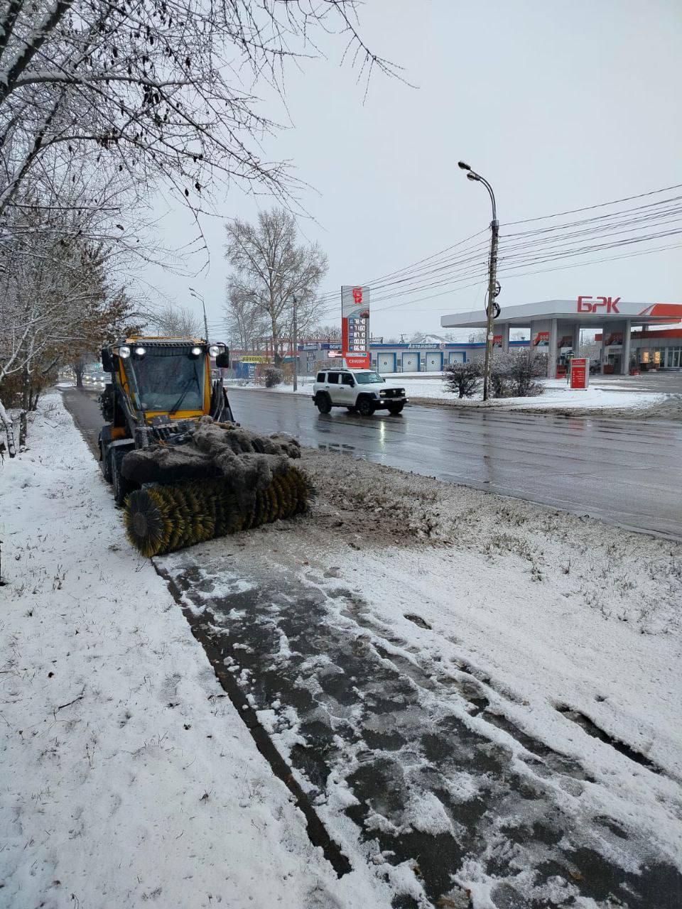 Круглосуточный режим: 170 рабочих и 40 единиц техники выйдут в ночь на уборку Иркутска