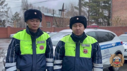 В Иркутской области сотрудники спецроты ДПС сопроводили годовалого ребенка до больницы, нуждающегося в медицинской помощи