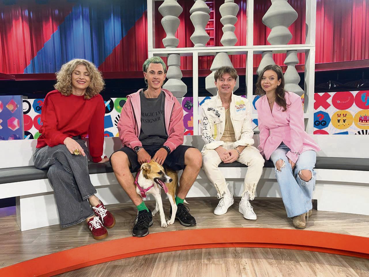 Иркутянин Даниил Толстиков проехал на велосипеде от Иркутска до Санкт-Петербурга, завел по дороге собаку и снялся в передаче Первого канала Иркутянин Даниил Толстиков проехал на велосипеде от Иркутска до Санкт-Петербурга, завел по дороге собаку и снялся в передаче Первого канала