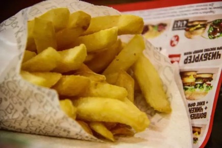Домашний картофель фри не хрустит: роковая ошибка при жарке — из-за нее ломтики всегда мягкие
