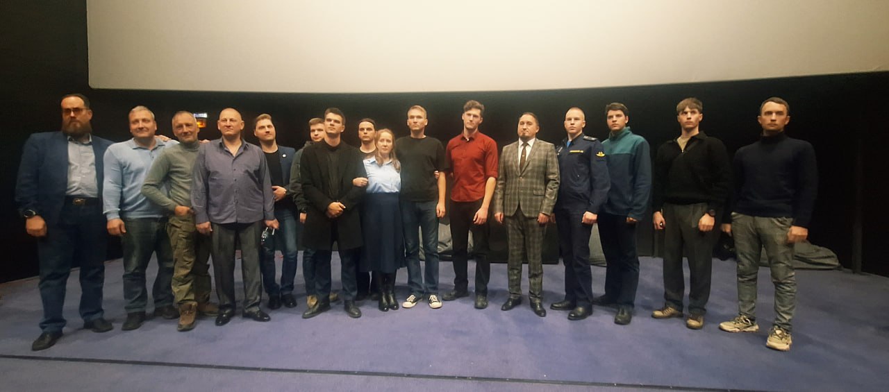 Киноленту, посвященную подвигу участника СВО Эдуарда Дьяконова, представили в Иркутске Киноленту, посвященную подвигу участника СВО Эдуарда Дьяконова, представили в Иркутске