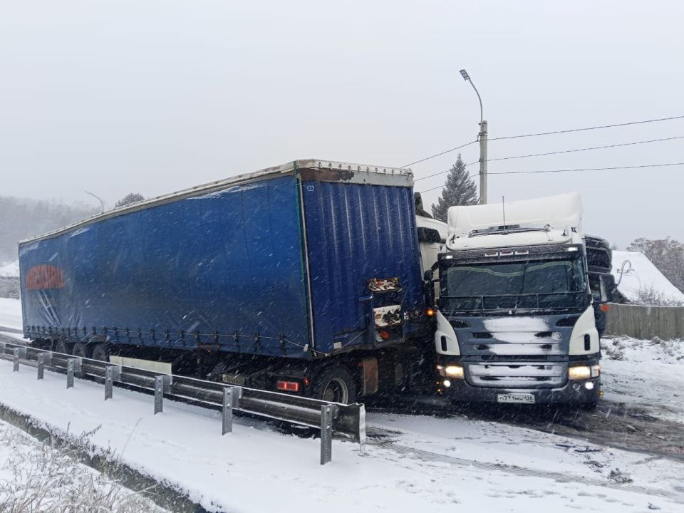 На месте ДТП организовано реверсивное движение