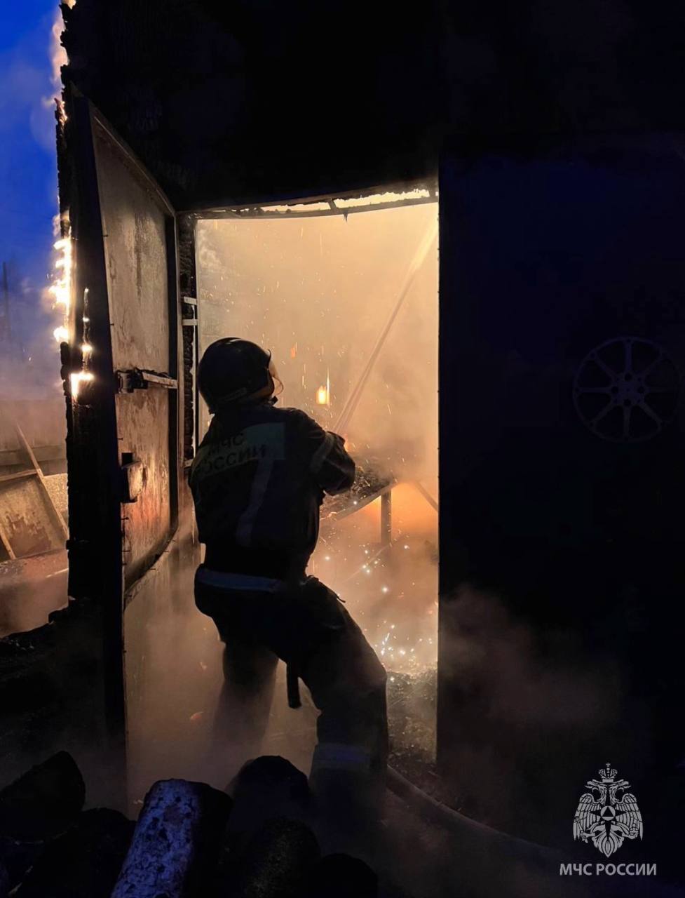 Короткое замыкание включенной в сеть теплопушки привело к пожару в Иркутске Короткое замыкание включенной в сеть теплопушки привело к пожару в Иркутске