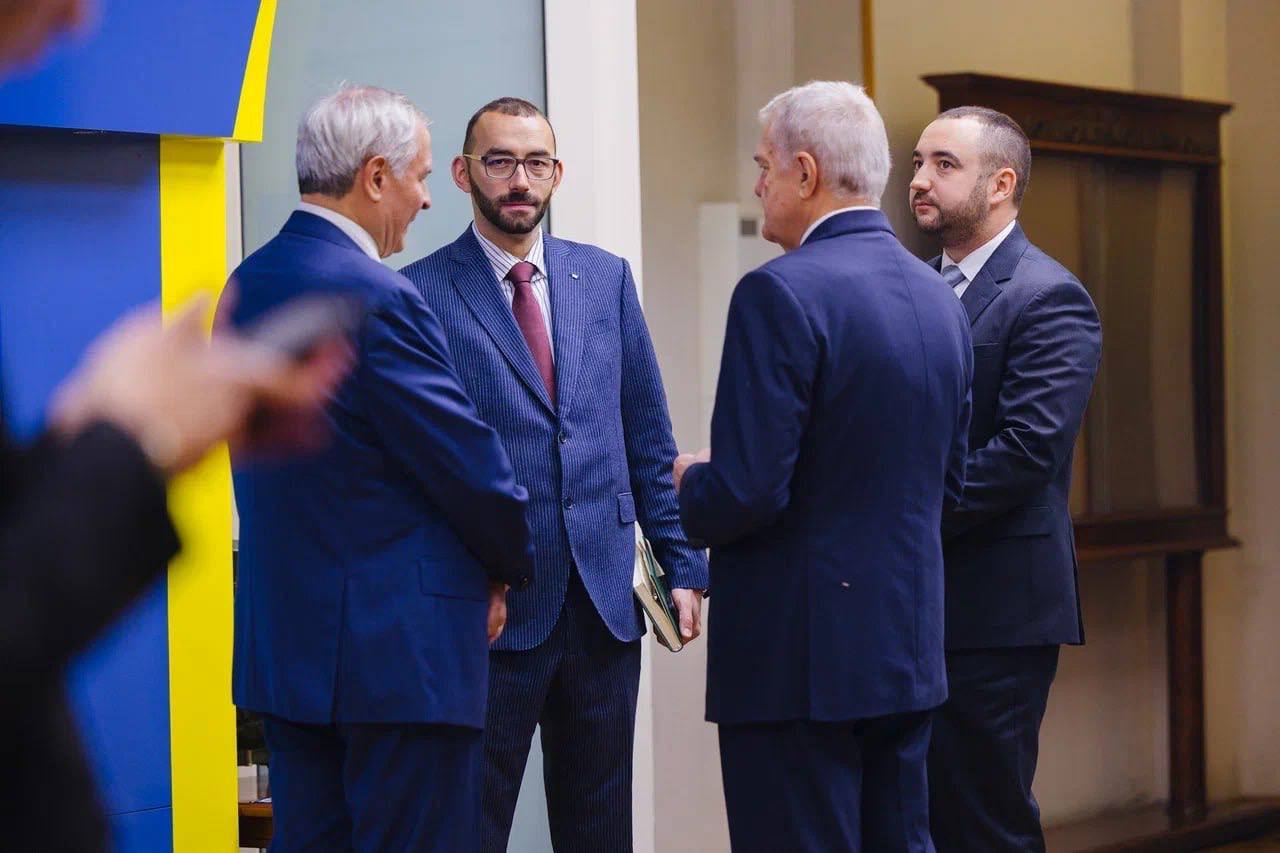 Леонид Слуцкий: Сегодня партии ЛДПР и «Альтернатива для болгарского возрождения» подписали меморандум о сотрудничестве Леонид Слуцкий: Сегодня партии ЛДПР и «Альтернатива для болгарского возрождения» подписали меморандум о сотрудничестве