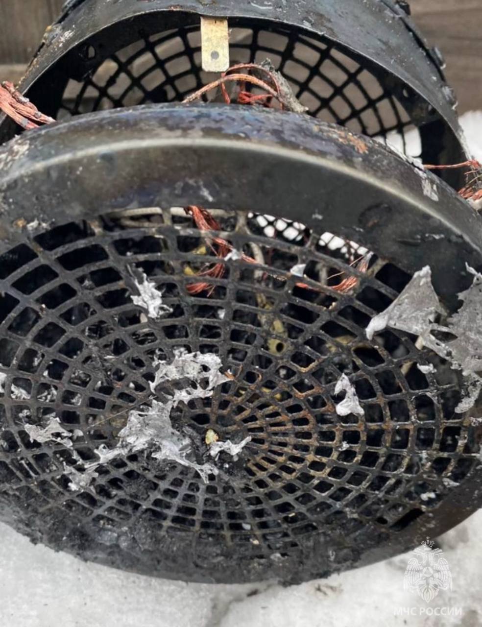 Короткое замыкание включенной в сеть теплопушки привело к пожару в Иркутске Короткое замыкание включенной в сеть теплопушки привело к пожару в Иркутске