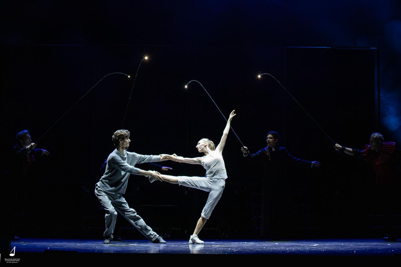 «Ромео и Джульетту» в современном стиле поставили в Иркутском музыкальном театре «Ромео и Джульетту» в современном стиле поставили в Иркутском музыкальном театре