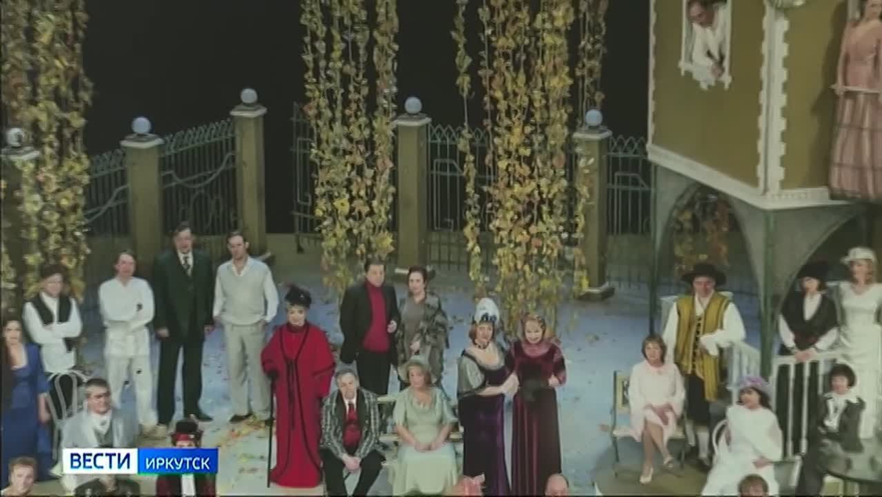 Фотовыставку, посвященную 175-летию драматического театра имени Охлопкова, открыли в иркутской библиотеке имени Молчанова-Сибирского