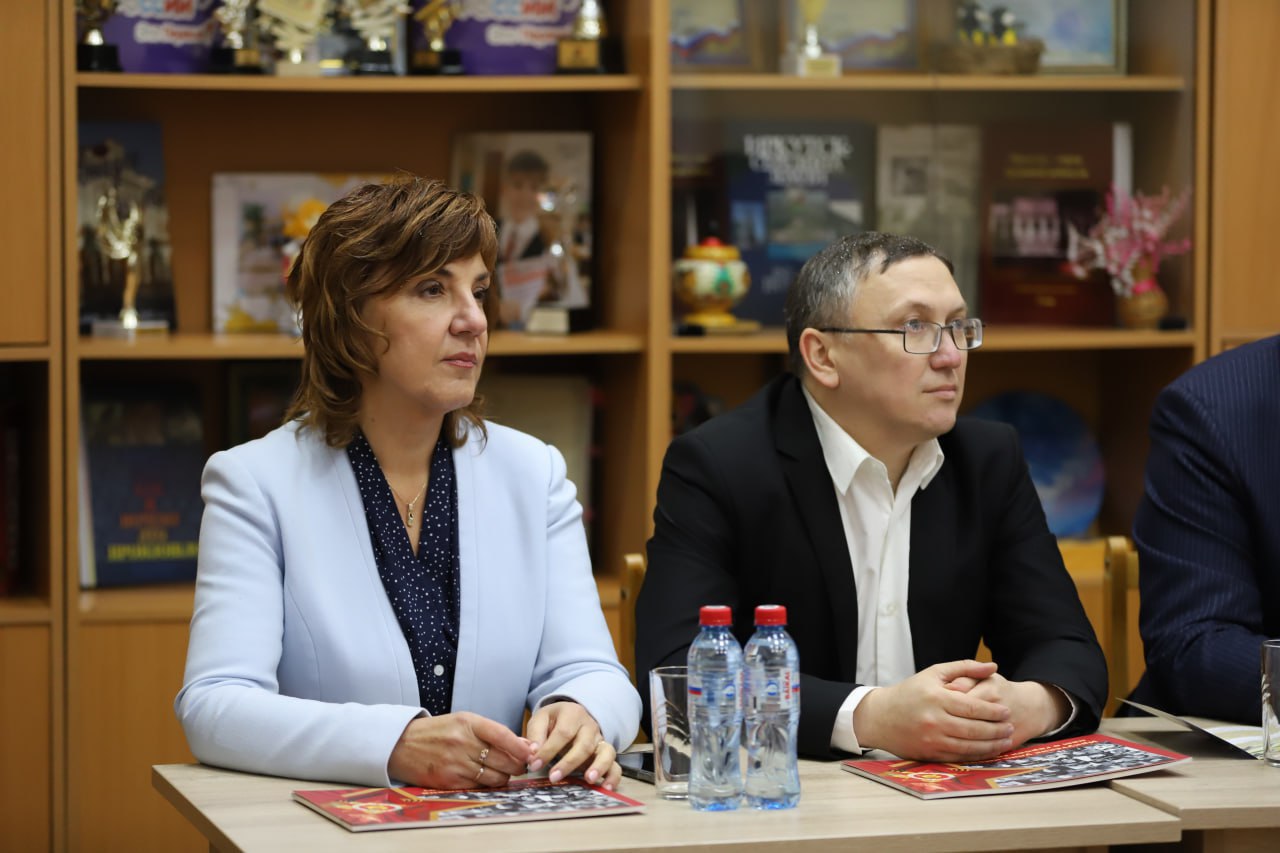 Краеведы творческого объединения «Иркутская история» провели презентацию своего проекта «Их имена наш город помнит» Краеведы творческого объединения «Иркутская история» провели презентацию своего проекта «Их имена наш город помнит»