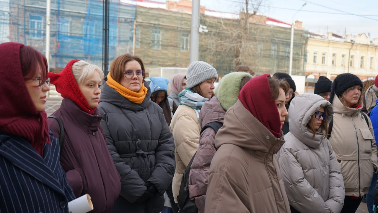 В сквере Лебединского на улице Карла Маркса в Иркутске установили пюпитр В сквере Лебединского на улице Карла Маркса в Иркутске установили пюпитр