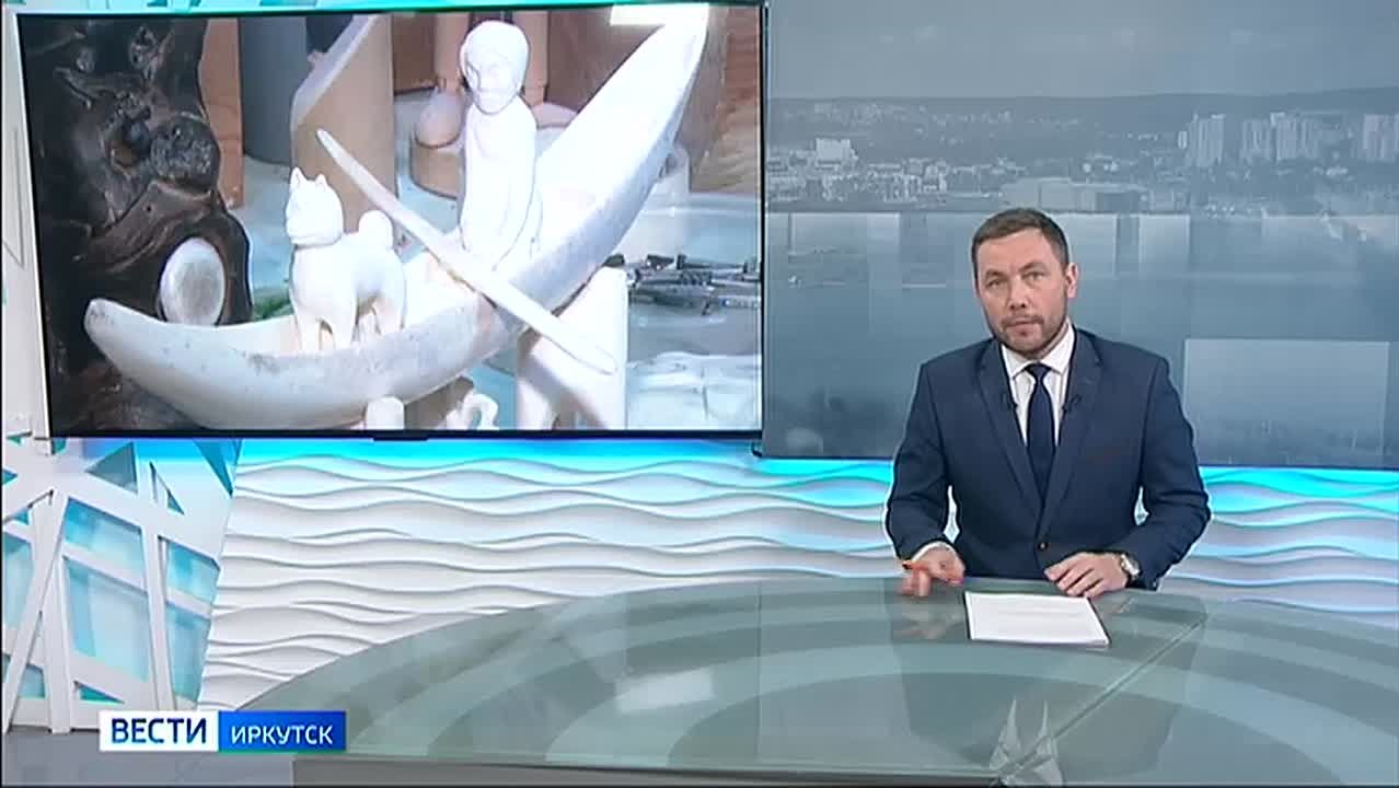 Кости животных мастер из Иркутска превращает в предметы искусства на тему культуры и быта коренных народов Севера