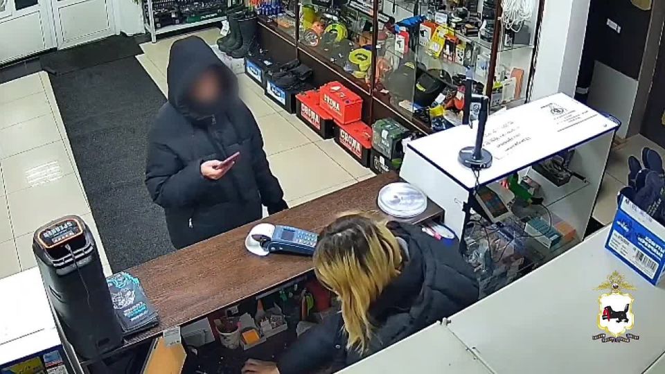 Девушка подожгла трансформатор и оставила десятки домов без света в Киренске — момент взрыва попал на видео