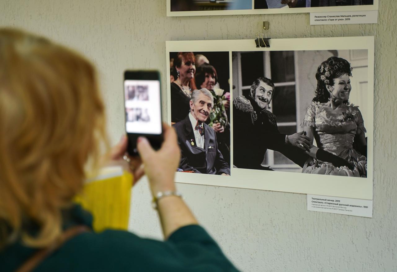Аншлаг на выставке фотографий Анатолия Бызова в Иркутске Аншлаг на выставке фотографий Анатолия Бызова в Иркутске