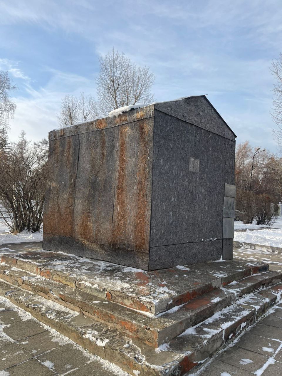 Удовлетворен иск прокуратуры Октябрьского района г. Иркутска о восстановлении объекта культурного наследия «Памятник борцам революции» на ул. Борцов Революции - Коммунаров г. Иркутска Удовлетворен иск прокуратуры Октябрьского района г. Иркутска о восстановлении объекта культурного наследия «Памятник борцам революции» на ул. Борцов Революции - Коммунаров г. Иркутска